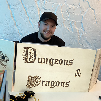 Foto von Patrick als Spielleitung beim Pen & Paper-Event